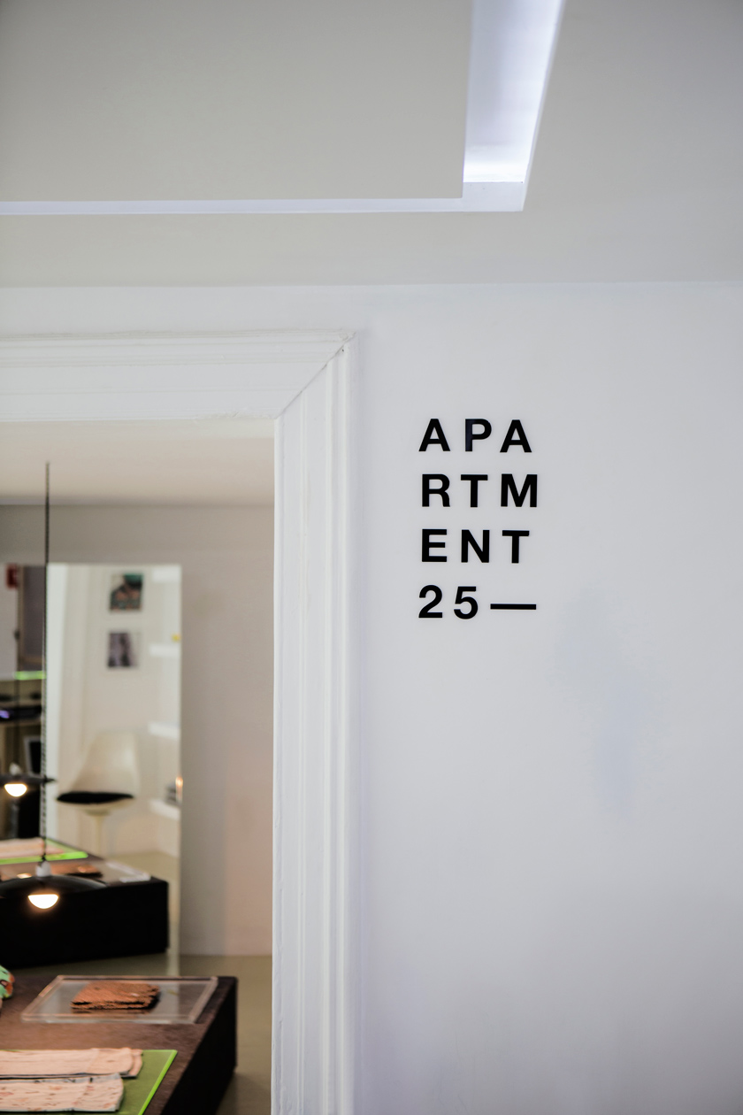 tipografía en pared diseño gráfico y de interiores apartment 25 méxico estilo contemporáneo