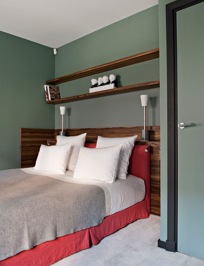 dormitorio principal Lamp Tagore-olivier Gagnere cama y cabecera de Sarah Lavoine Shop alfombra Rampur Oatmeal