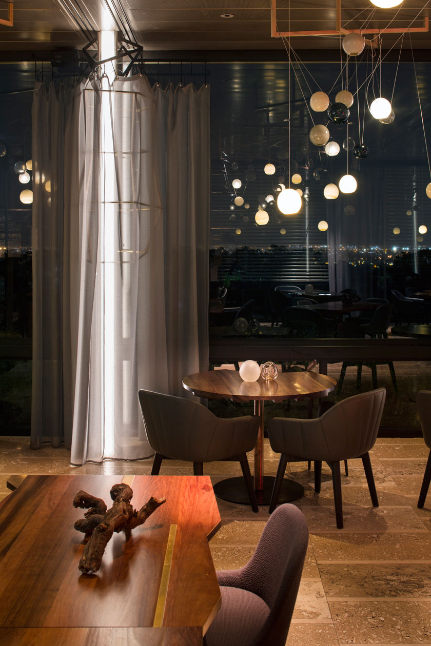 ventalanes luces de ciudad globos de luces de vidrio soplado cortina separador zona comedor grandes vistas