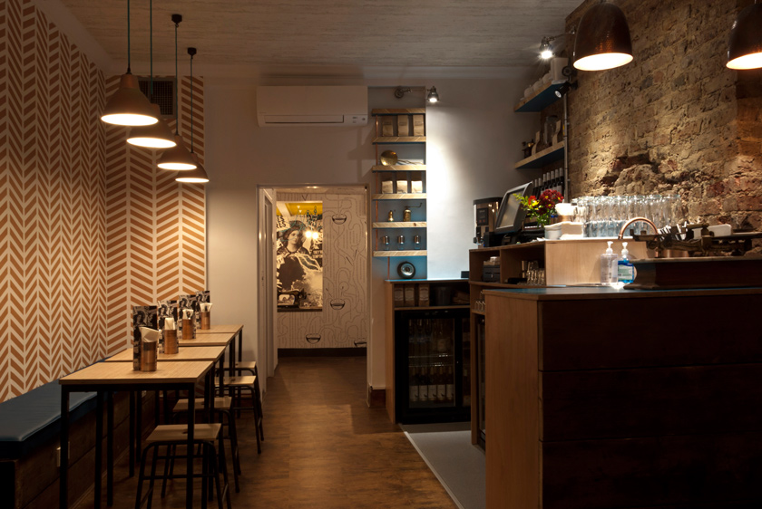 kai design salvation in noodles restaurante bar papel de pared sillas de madera